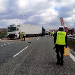 E989A3EE 7B08 4592 BF0B 555D83E8ABCD