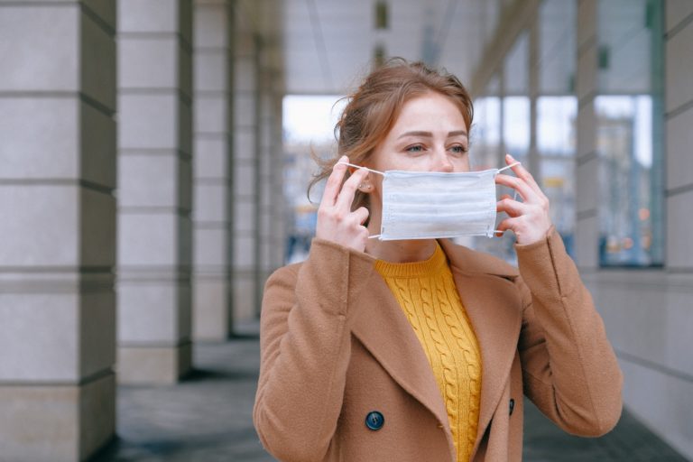 Certyfikat covidowy w Polsce ważny bezterminowo. Jest jeden warunek
