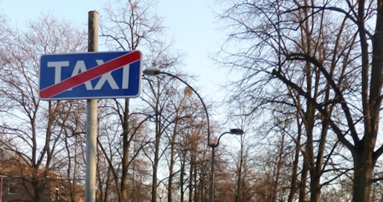 Taksówkarze mogą stracić licencję. Wchodzi „lex Uber”
