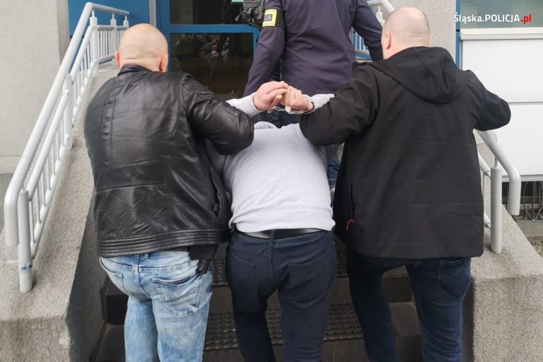 Policja zatrzymała 4 osoby. Wśród nich był stalker