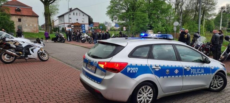 „Zamaskowany gang uprowadził śpiące dziecko”. O co chodziło w tej akcji?