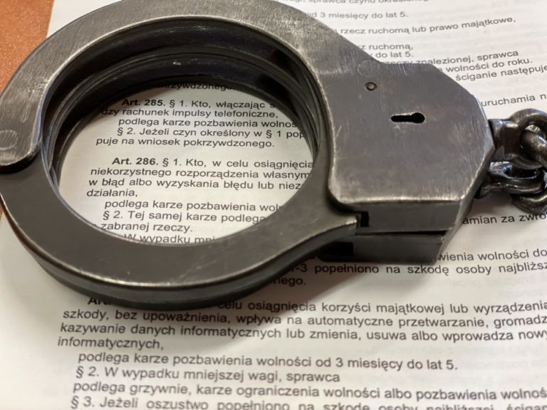 Tak okradają na ul. Zwycięstwa w Gliwicach. Używają kartki A4