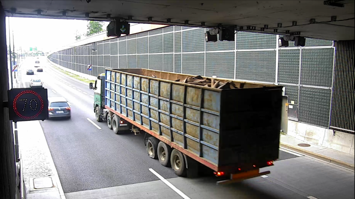 546CF5B3 33B8 4CB1 89B7 4FD945D9D200