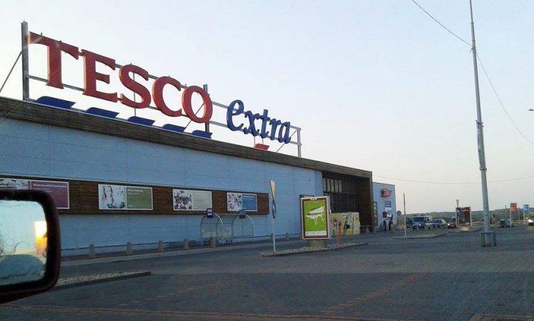 Tesco przy ul. Łabędzkiej zostanie zamknięte