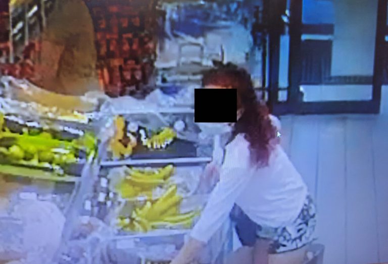 Kradzież portfela z szafki w pracy. Internauci rozpoznali podejrzanych