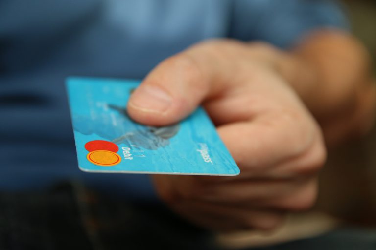 Czy komornik może rozłożyć dług na raty?