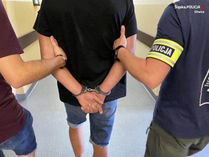 98566943 E0A1 4BE3 8809 0E7A7C08C447 98566943 E0A1 4BE3 8809 0E7A7C08C447