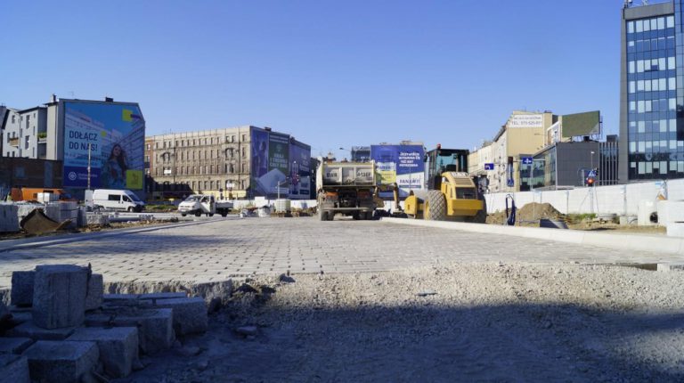 Trwają prace przy budowie centrum przesiadkowego. Kiedy się zakończą?