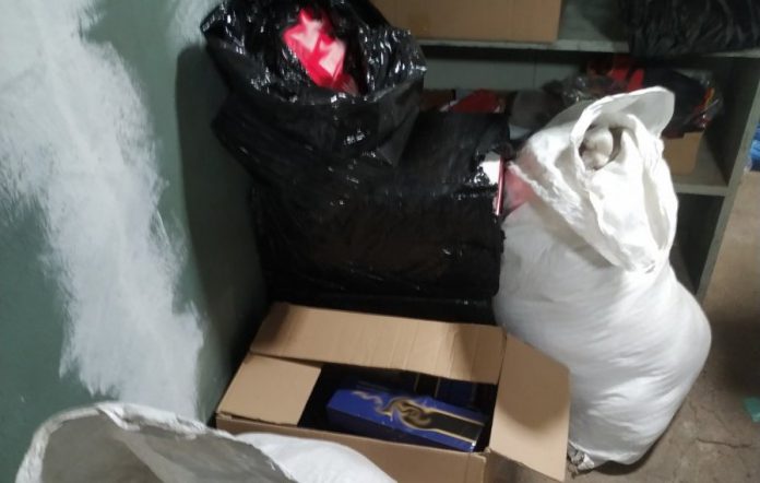 44 676037 1 44 676037 1