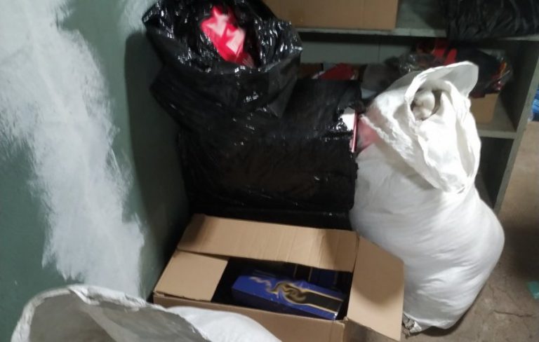 Dowoził nielegalne papierosy „na telefon”. Zatrzymała go policja