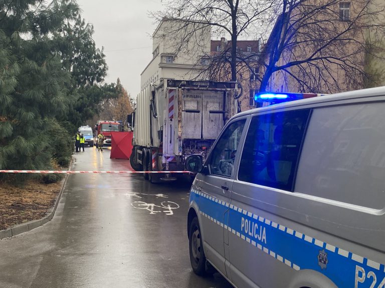 Tragiczny wypadek w centrum Gliwic. Śmieciarka przejechała pieszego