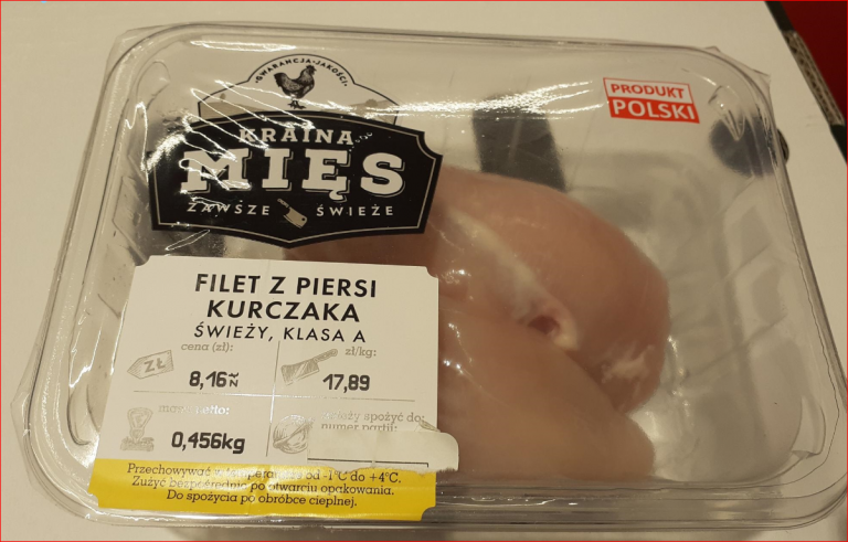Salmonella w piersi z kurczaka dostępnej w Biedronce. Wycofano partię produktu