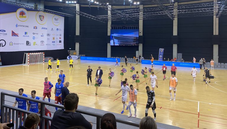 Piast Gliwice nadal liderem tabeli. Futsalowe show w Arenie