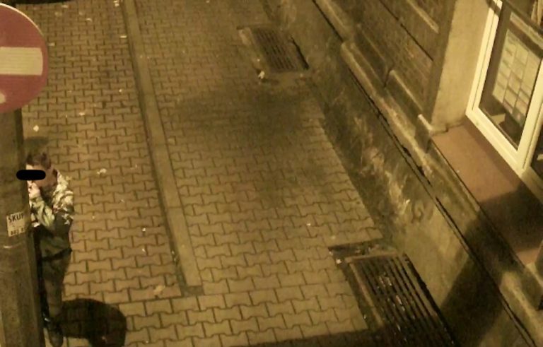Kopała zaparkowane samochody. Została rozpoznana