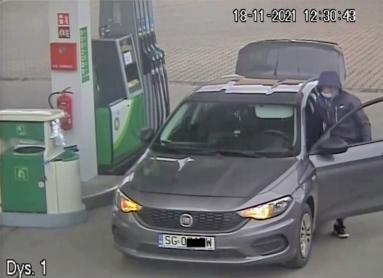 Ten mężczyzna jest poszukiwany. Czy ktoś go rozpozna?