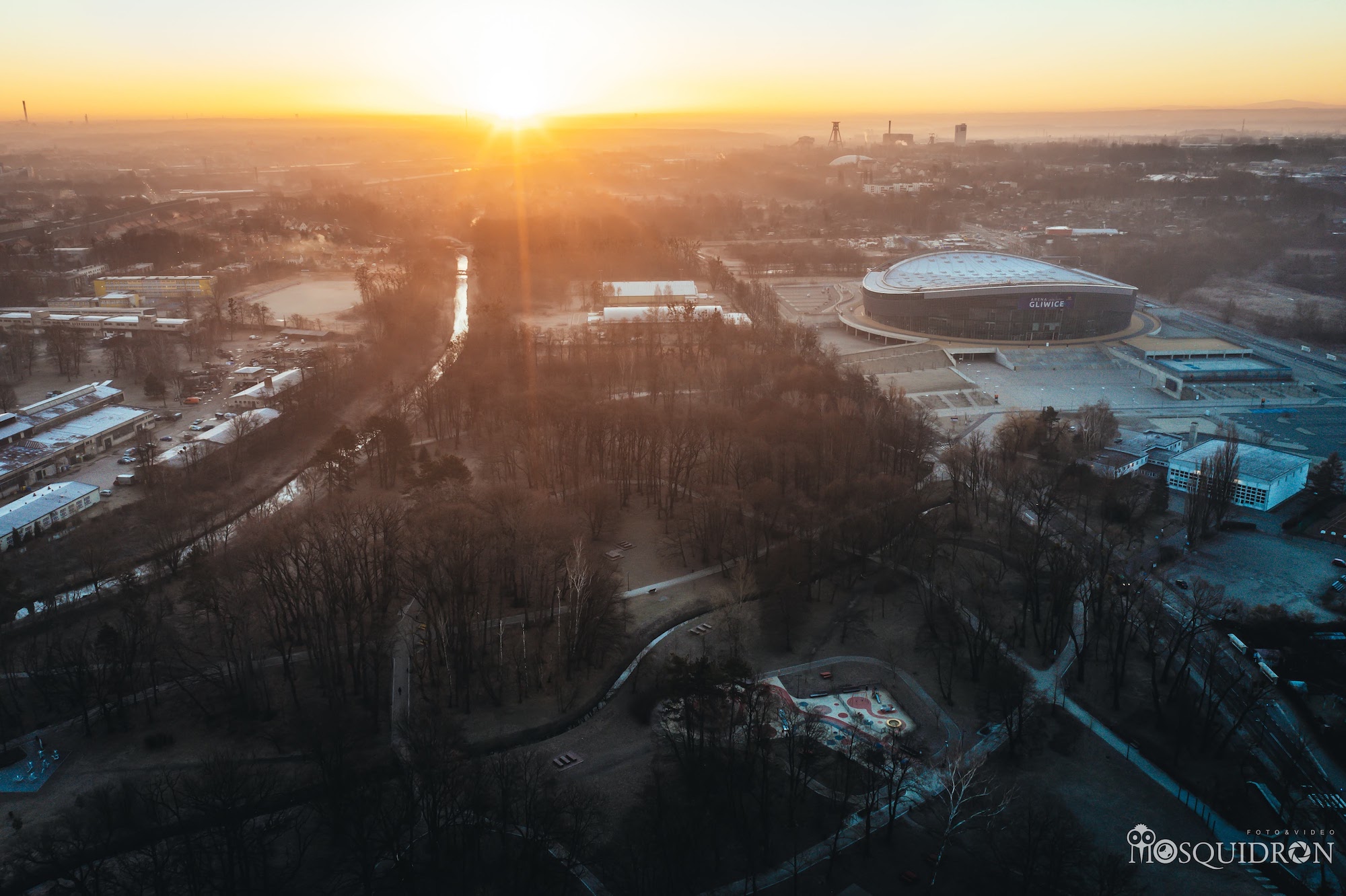 Węzeł przesiadkowy przy Arenie. Powstaną parkingi