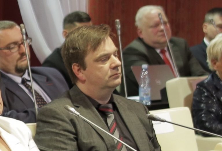 Radny Michał Jaśniok od 2018 r. złożył 7 interpelacji, a nie 3