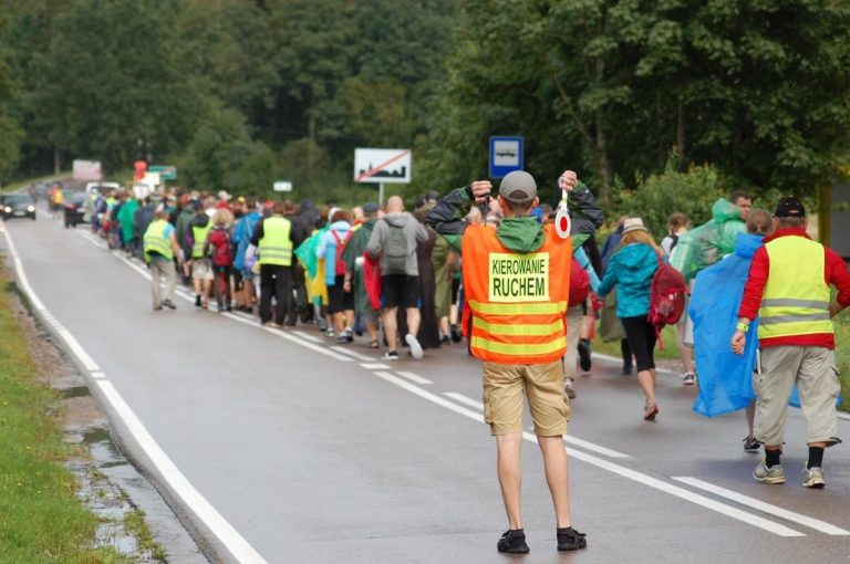 Kuria organizuje kurs kierowania ruchem. Uprawnienia ważne 5 lat