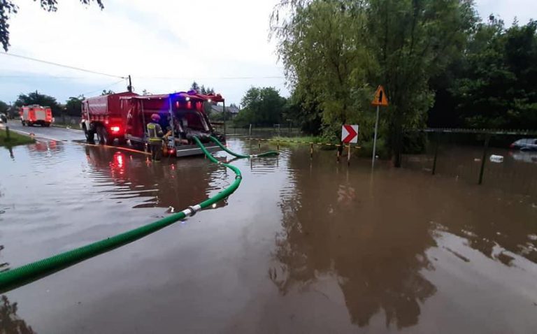 Ponad 100 interwencji strażaków w związku z ulewami