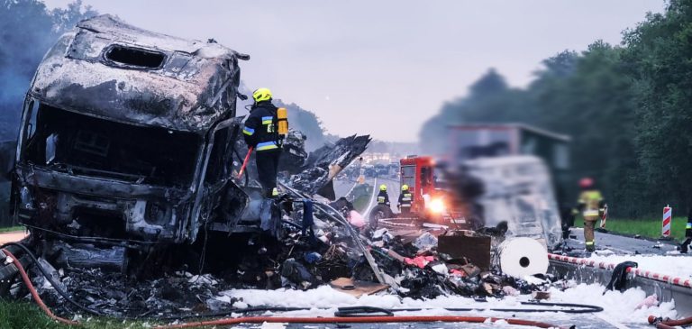 Tragiczny wypadek na A4. Kierowca spłonął w kabinie