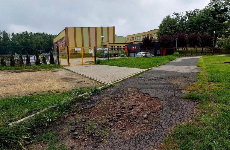 Po naszej interwencji, droga przy arenie zostanie naprawiona