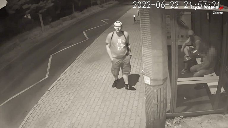 Brutalne pobicie na przystanku. Jest nagranie