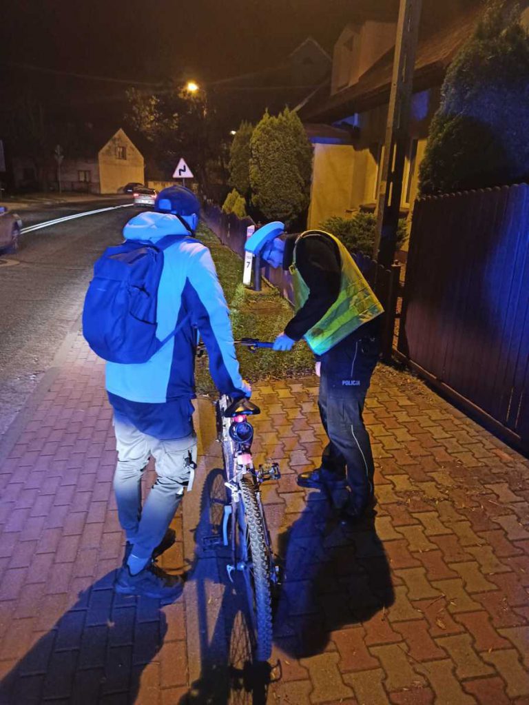 Policja kontroluje rowerzystów