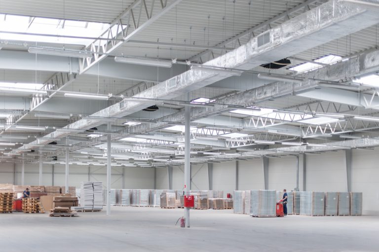 Konstrukcje stalowe – efektywna inwestycja, która się opłaca