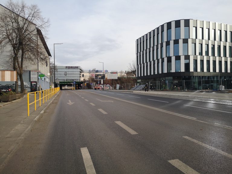Ulica Piwna jest przejezdna. Duże zmiany w organizacji ruchu
