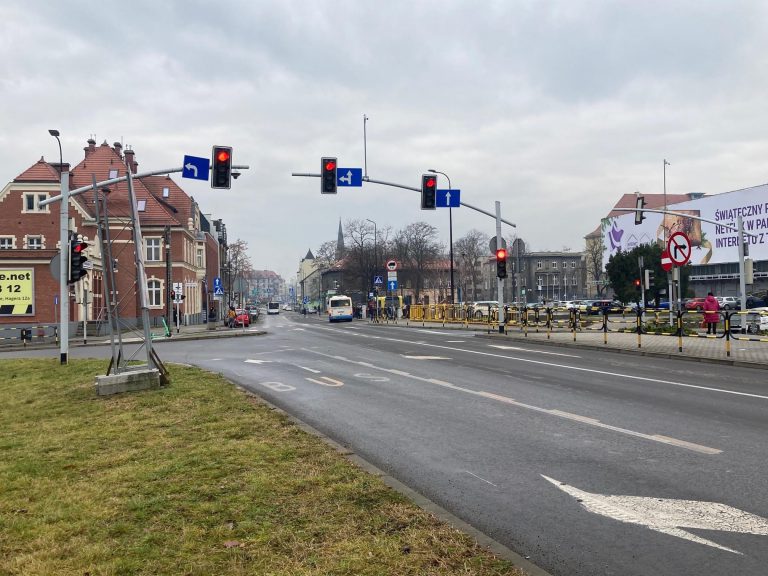 Kolejne skrzyżowanie bez sygnalizacji. Kierowcy – uważajcie