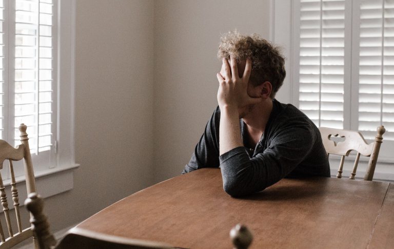 Walczymy z depresją. Gdzie szukać pomocy?