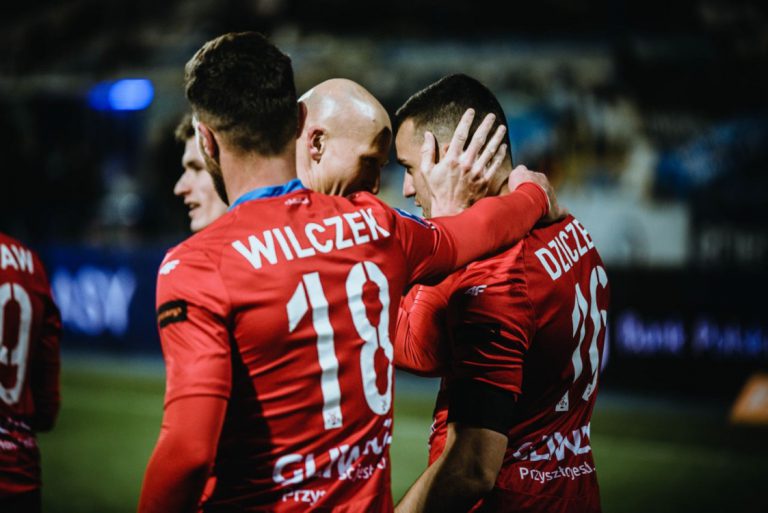 Piast oddala się od strefy spadkowej