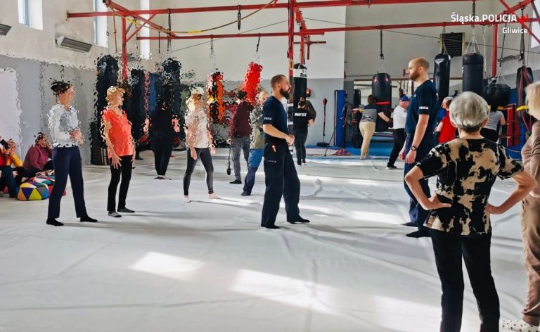 Dzielnicowi uczyli kobiet samoobrony