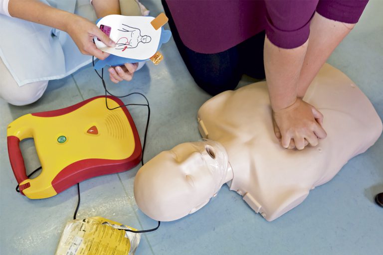 Defibrylatory AED. Gdzie w Gliwicach szukać pomocy?