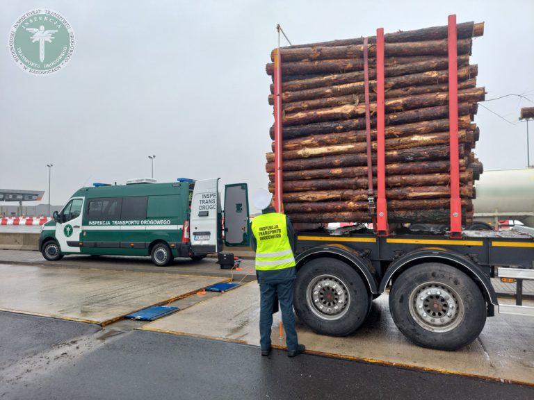 Przeładowana ciężarówka zatrzymana na A4. Kara 15 tys. zł