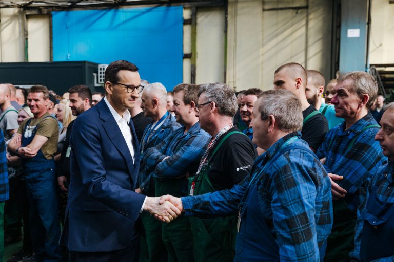 Premier Morawiecki w Gliwicach. Odwiedził Bumar Łabędy