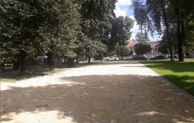 Food trucki przy parku Chopina? Nie ma chętnych