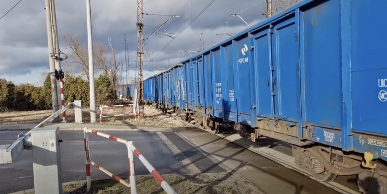 Pociągi blokują Przyszowice koło Gliwic. Uwaga TVN nagłaśnia sprawę
