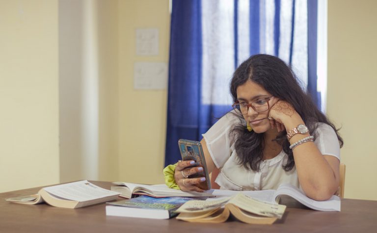 Rośnie liczba gliwiczan uzależnionych od internetu. Jak sobie radzić z tym problemem?