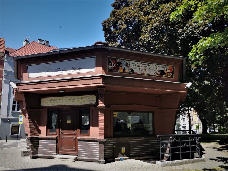 Bar sałatkowy wyprowadza się z „Krasnoludka”. Lokal do wynajęcia