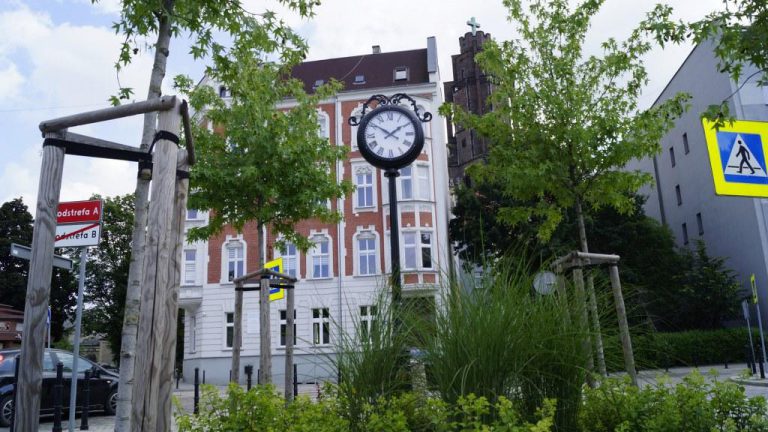 Zegar powrócił na ul. Siemińskiego