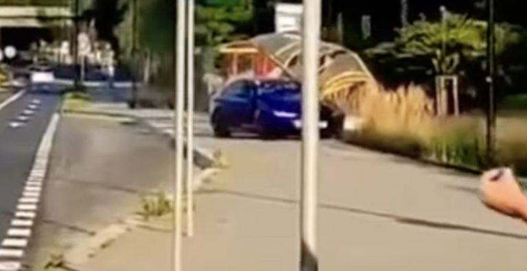 Kierowca BMW wjechał w przystanek. Policja szuka świadków