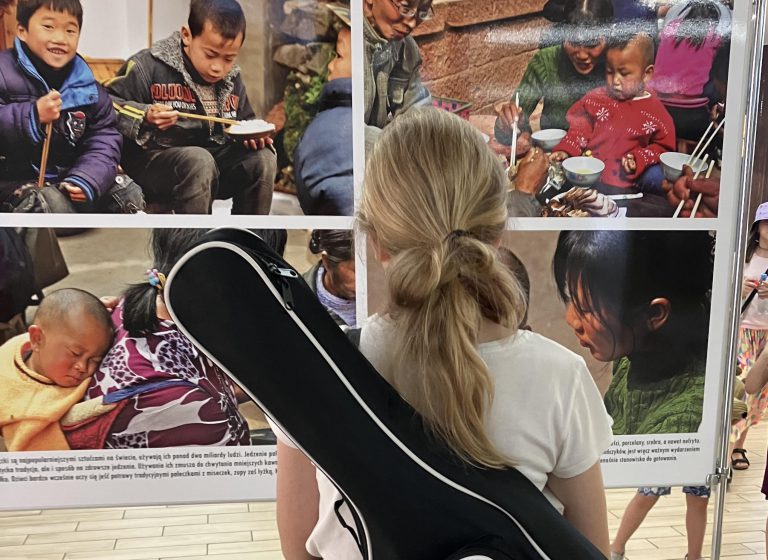 Dzieci Świata – wystawa zdjęć Elżbiety Dzikowskiej w Forum