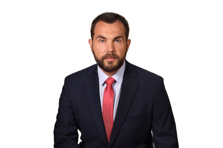 Abstrakcyjny pomysł kandydata Konfederacji. Chce losować miliony za urodzenie dziecka