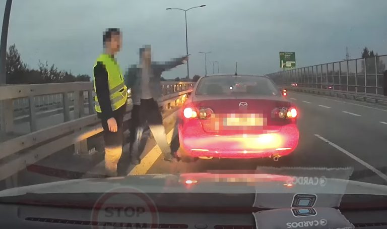Wyskoczyli z samochodów na DTŚ. Awantura na lewym pasie