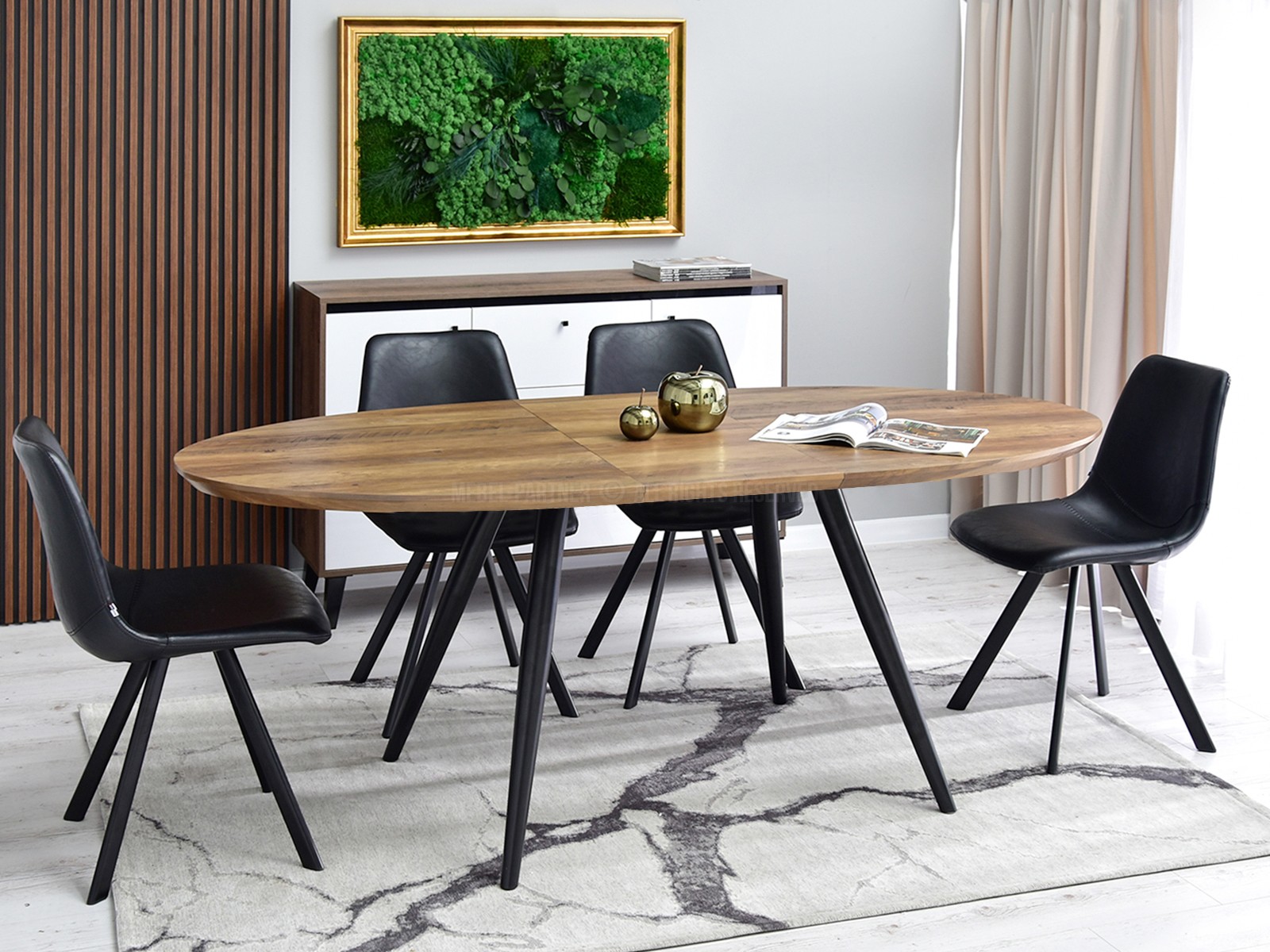 owalny stol z krzeslami