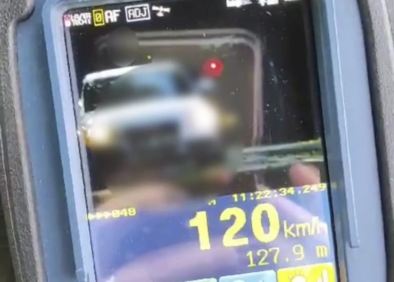 Pędził autem po mieście. Nie spodziewał się kontroli