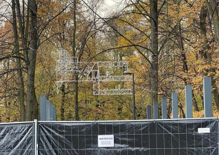 Ogród światła zniknie z parku Chrobrego w styczniu. Dlaczego?