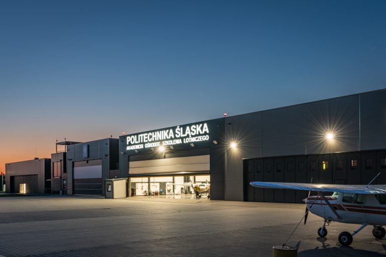 Politechnika Śląska będzie kształcić kontrolerów ruchu lotniczego