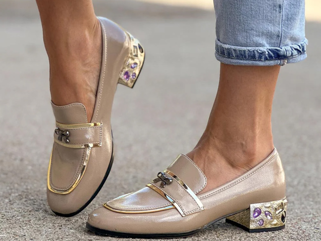 bezowe polbuty damskie z ozdobami